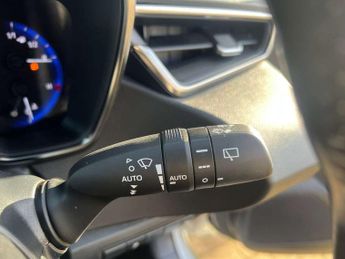 Toyota Corolla 1.8 VVT-i Hybrid Design 5dr CVT