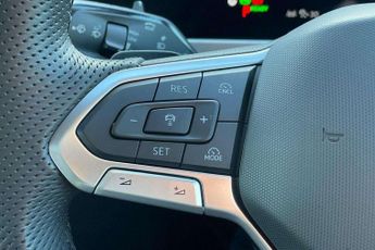 Volkswagen Passat Estate 1.5 eTSI R-Line 5dr DSG