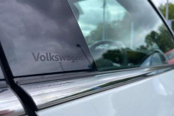 Volkswagen Passat Estate 1.5 eTSI R-Line 5dr DSG
