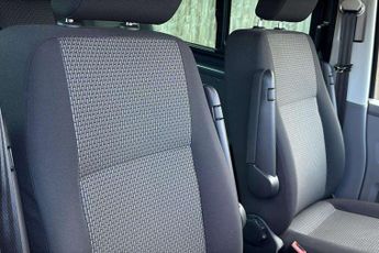 Volkswagen Transporter 2.0 TDI 150 Highline Kombi Van DSG