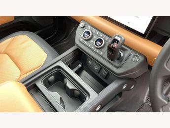 Land Rover Defender 3.0 D250 X-Dynamic SE 110 5dr Auto