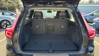 Volvo XC40 2.0 B4P Ultra Dark 5dr Auto