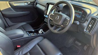 Volvo XC40 2.0 B4P Ultra Dark 5dr Auto