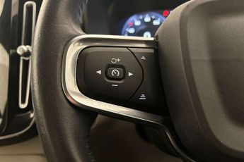 Volvo XC40 1.5 T3 [163] Momentum 5dr Geartronic