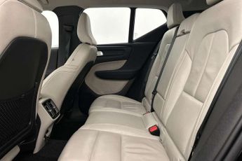 Volvo XC40 1.5 T3 [163] Momentum 5dr Geartronic