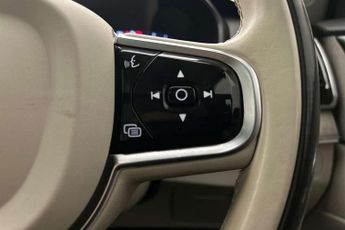 Volvo XC90 2.0 B5P [250] Plus Dark 5dr AWD Geartronic