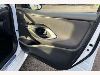 Toyota Yaris 1.5 Hybrid Design 5dr CVT