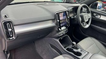 Volvo XC40 2.0 B3P Core 5dr Auto