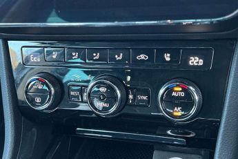 Skoda Superb Estate 1.4 TSI iV Laurin + Klement DSG 5dr