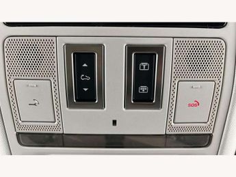 Land Rover Defender 2.0 P400e XS Edition 110 5dr Auto