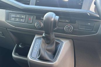 Volkswagen Transporter 2.0 BiTDI 204 Highline Kombi Van DSG