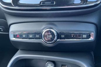 Volvo XC40 2.0 B4P Inscription 5dr Auto