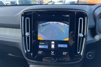 Volvo XC40 2.0 B4P Inscription 5dr Auto
