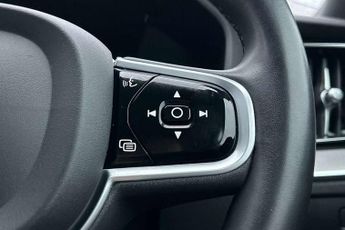 Volvo XC60 2.0 B4D R DESIGN 5dr AWD Geartronic