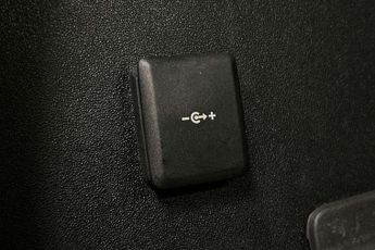 Land Rover Defender 3.0 D250 Hard Top HSE Auto