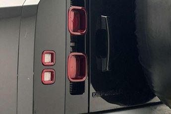Land Rover Defender 3.0 D250 Hard Top SE Auto