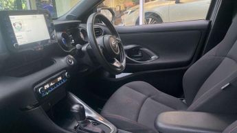 Toyota Yaris 1.5 Hybrid GR Sport 5dr CVT