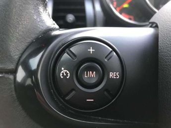 MINI Hatchback 5dr 1.5 Cooper D 5dr Auto