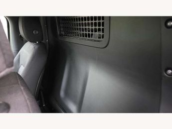 Land Rover Defender 3.0 D200 Hard Top Auto