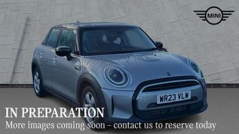 MINI Hatch 1.5 Cooper Classic 5dr Auto [Comfort/Nav Pack]