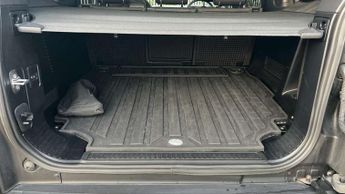 Land Rover Defender 3.0 D300 Outbound 130 5dr Auto