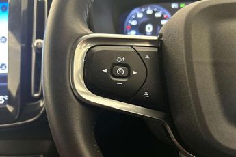Volvo XC40 1.5 T3 [163] Momentum 5dr Geartronic