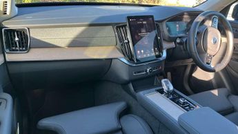 Volvo XC90 2.0 B5P Plus Dark 5dr AWD Geartronic