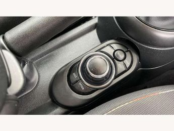 MINI Hatchback 1.5 Cooper Classic 3dr Auto