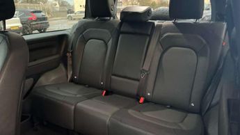 Land Rover Defender 3.0 D300 X-Dynamic HSE 90 3dr Auto