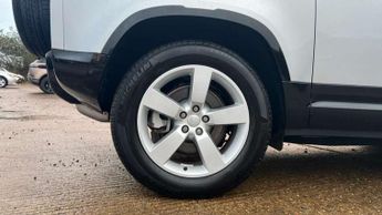 Land Rover Defender 3.0 D300 X-Dynamic HSE 90 3dr Auto