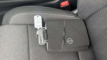 Nissan Qashqai 1.3 DiG-T MH 158 N-Connecta 5dr Xtronic