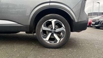Nissan Qashqai 1.3 DiG-T MH 158 N-Connecta 5dr Xtronic