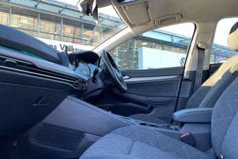 Volkswagen Golf 1.5 eTSI 150 Life 5dr DSG