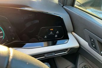 Volkswagen Golf 1.5 eTSI 150 Life 5dr DSG