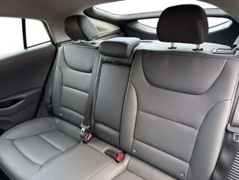 Hyundai IONIQ 1.6 GDi Plug-in Hybrid Premium SE 5dr DCT