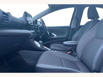 Toyota Yaris 1.5 Hybrid Design 5dr CVT