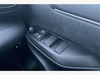 Toyota Yaris 1.5 Hybrid Design 5dr CVT
