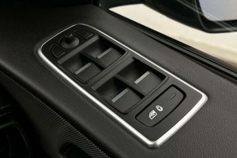 Jaguar F-Pace 2.0d [240] Chequered Flag 5dr Auto AWD