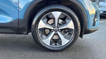 Volvo XC40 2.0 B4P Ultimate Dark 5dr Auto