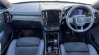 Volvo XC40 2.0 B4P Ultimate Dark 5dr Auto