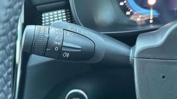 Volvo XC40 2.0 B4P Ultimate Dark 5dr Auto