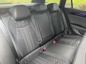 Volkswagen Passat Estate 1.5 TSI eHybrid Black Edition 5dr DSG