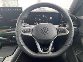 Volkswagen Passat Estate 1.5 TSI eHybrid Black Edition 5dr DSG