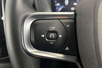 Volvo XC40 Recharge 1.5 T4 Recharge PHEV Plus Dark 5dr Auto