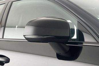 Volvo XC40 Recharge 1.5 T4 Recharge PHEV Plus Dark 5dr Auto