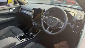 Volvo XC40 2.0 B3P Plus Dark 5dr Auto