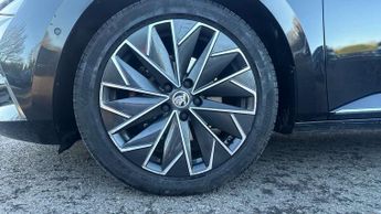 Skoda Superb 2.0 TDI CR 200 Laurin + Klement 5dr DSG