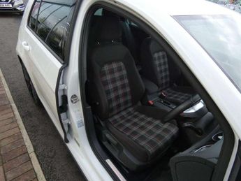 Volkswagen Golf GTI 2.0 TSI GTI 5dr DSG [Performance Pack/Nav]