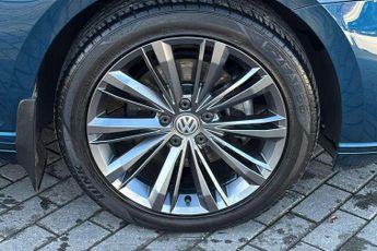 Volkswagen Passat 2.0 TDI EVO SCR SEL 4dr DSG