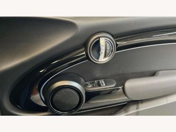 MINI Hatchback 1.5 Cooper Classic 3dr Auto